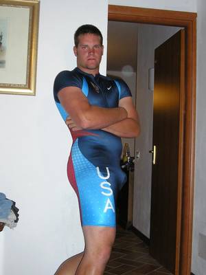 Bulging Porn - Bulging in his lycra