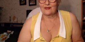 fat granny flashes - Fat Granny Flashes Her Asshole on Cam crankcamscom - Tnaflix.com