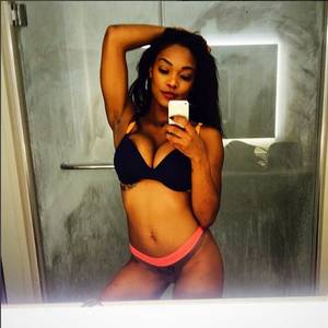 Montana Fishburne Porn Star - Montana Fishburne sexy selfie