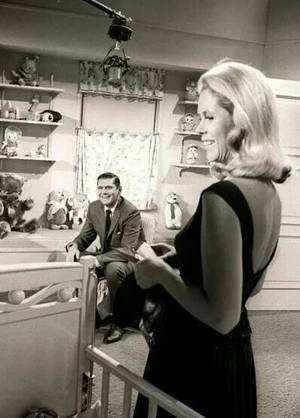 Bewitched Tv Porn - Elizabeth Montgomery and Dick York behind the scenes on Bewitched.