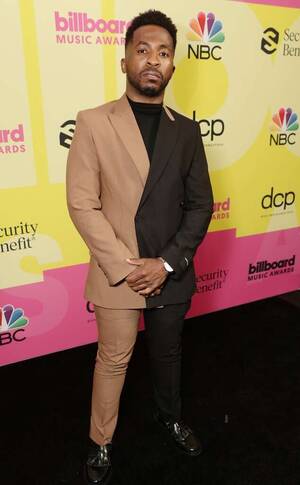 Alicia Keys Xxx Porn - Alicia Keys Stole The Show In A Fabulous Pink Valentino Ensemble At The  Billboard Music Awards 2021 - Mauvelli