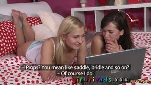 Friends Lesbian Porn - Girlfriends riding hottie makes her lesbian friends pussy wet VidÃ©os Porno  - Tube8