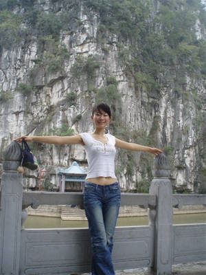 amateur wife threesome blowjob - Chinese Wife Have Threesome With Husband And His Male Friend At Hotel