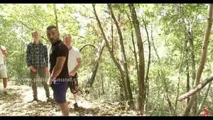 couples orgy jungle - Couple of gays caught in the forest - XVIDEOS.COM
