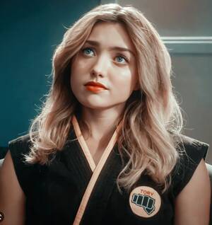 Avril Lavigne Lesbian Porn - Make the comments look like her search history : r/cobrakai