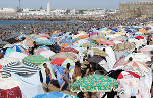crowded beach sex - Prominent Moroccan politicians rapped over 'sex on beach' | Middle East Eye
