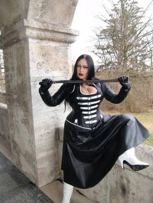 Emo Skirt Porn - Goth Skirt Porn Pics & Nude Photos - NastyPornPics.com