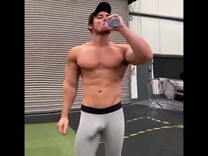 Big Men Tall Erections Porn - Hey Dude, let me touch that big boner! - ThisVid.com