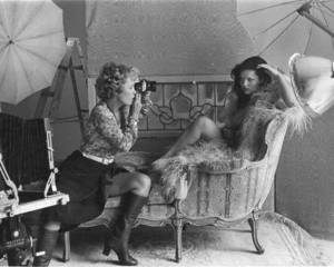 maryland nude model photography groups - Suze Randall photographing model