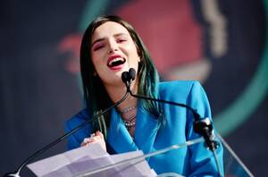 Bella Thorne Hardcore Porn - Does Bella Thorne Smoke Weed? â€“ LA Weekly