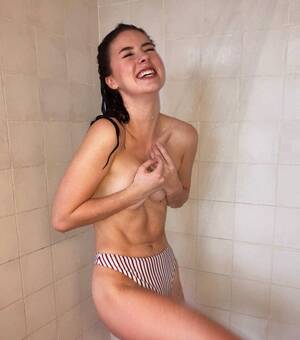 college girls shower - 19yo college girl in the shower Porn Pic - EPORNER