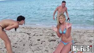mofos beach - Mofos - Two perfect beach babes have some fun - XVIDEOS.COM