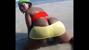 myrtle beach black ass shaking - Shaking booty on the beach - XVIDEOS.COM