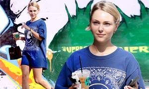 Annasophia Robb Lesbian Scene - AnnaSophia Robb puts on a leggy display while stepping out in tiny shorts  to grab coffee in NYC | Daily Mail Online