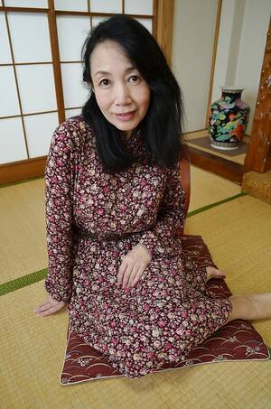 nasty mature asian milf - Ugly Asian mature lady Tsuyako Miyataka and her very hairy pussy -  PornPics.com