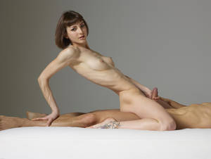 cock sucking art - Sexy Model Flora Sucking Cock - picture 01 Â· Â«