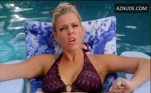 Jules Cougar Town - BUSY PHILIPPS in COUGAR TOWN (2009-2015)