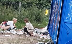 Drunk Voyeur Porn - Outdoor pee/voyeur videos: drunk girl pee atâ€¦ ThisVid.com