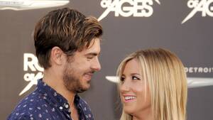 Ashley Tisdale Porn Captions - Ashley Tisdale Discusses â€œSuite Lifeâ€ and Kissing Zac Efron | Teen Vogue