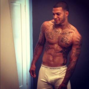 Nfl Sexy Men - Who's Looking At The Tattoos ?