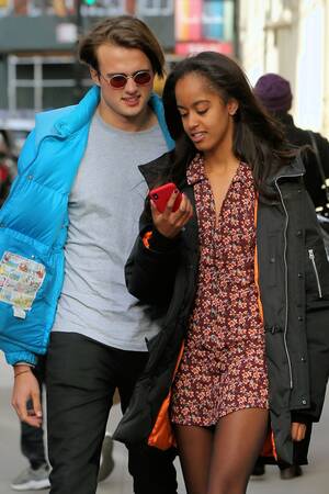 Malia Obama Pussy - Malia Obama and Her Rumored Boyfriend Have Mastered New York City Street  Style | Vanity Fair