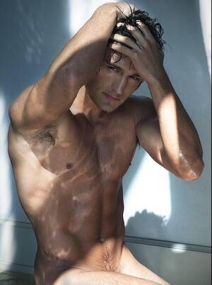 Bryant Wood Gay Porn - Bryant Wood From 'The Circle' Season 2 Used To Be A Nude Model -  TheSword.com