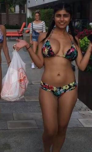 Mia Khalifa Before Porn - Porn star Mia Khalifa reveals ISIS have threatened to BEHEAD her and mocked  up sick execution pics | The Irish Sun