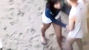 couples fucking at beach vidos - Hot fuck on the beach with a young couple | voyeurstyle.com