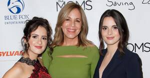 Laura Marano Sex Porn - The Ending of 'Saving Zoe' on Netflix Is Pretty Disturbing (SPOILERS)