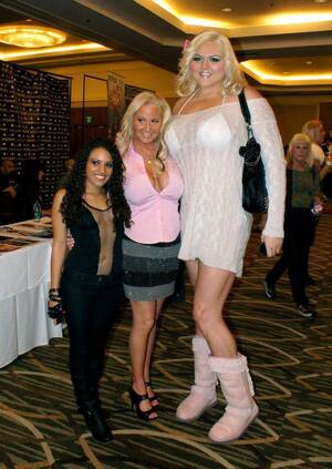 Isis Amazon Porn - Zelina Vega, Sunny and Isis The Amazon. : r/SquaredCircle