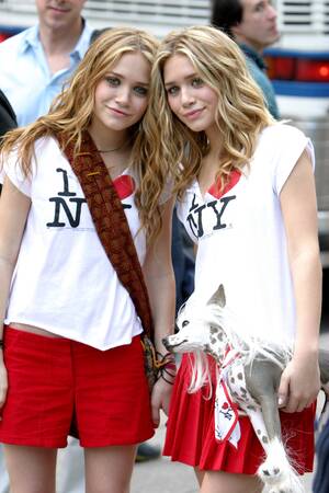 Mary Kate Olsen Twins Porn - Inside Mary-Kate and Ashley Olsen's Private Lives Since Quitting Acting 15  Years Ago | Entertainment Tonight
