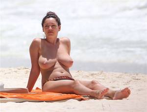 mexican beach topless - Kelly Brook Topless pics in cancun Mexico
