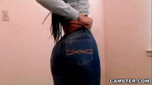 Black Girl Jeans Porn - Black girl rubs oil & shakes her phat ass on cam - XVIDEOS.COM
