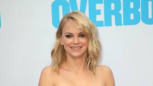 Anna Faris Black Hair Pussy - Anna Faris Is Strong AF Posing Nude For A Super Bowl Ad In IG Pic