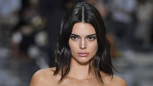 Kendall Jenner Nude Lesbian - Kendall Jenner Goes Nude in Love Magazine - Kendall Jenner Topless in Love  Magazine