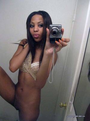 ebony nice tits and pussy selfie - 