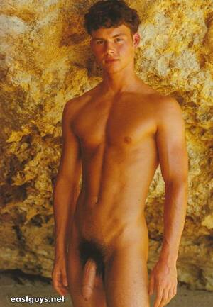 huge hairy soft cock - Big soft cock and a very hairy pubis - sedicng muscled guy with big balls.