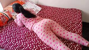 Amature Pajama Porn - Stepdaughter's big ass in pajama is irresistible.