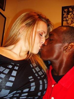 Interracial Kissing Porn - bebe