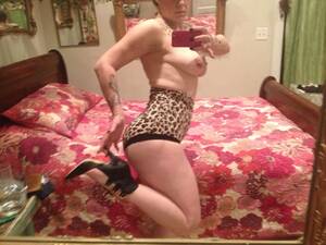 Danielle Burlesque Porn - Danielle Colby Topless | #TheFappening