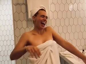 Billie Piper Was A Porn Star - Billie Piper larks around in towel as she shares transformation to BAFTA  red carpet glam - Irish Mirror Online