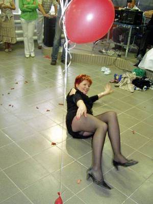 cheerleader upskirt no panties captions - ilovetofuckmilfs: â€œMilf With Sexy Nipples - gallery â€