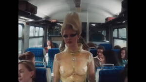 Maisie Williams Nude Porn - All Maisie Williams topless scenes from Pistol. - XVIDEOS.COM