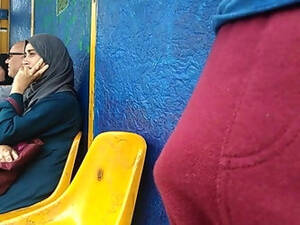 Arab Public Bus Porn - Hijab Bus