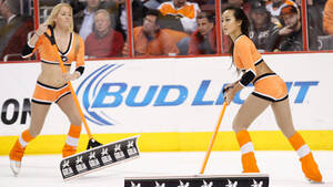 Nhl Ice Girls Interracial Porn - The Freezing, Hungry Lives of NHL â€œIce Girlsâ€ â€“ Mother Jones