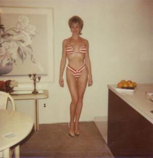 1970s Bikini Porn - Vintage Bikini Porn Pics & Naked Photos - PornPics.com