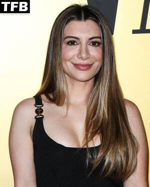 Nasim Pedrad Porn Look Alike - Nasim Pedrad Poses at the Vanity Fair X Bacardi Party in Hollywood (8  Photos) | #TheFappening