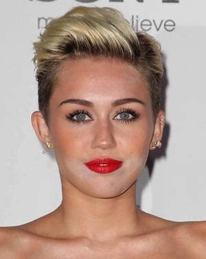 hot fucking lesbian miley cyrus - She stuck out her tongue so much, she licked off her makeup : r/funny