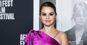 Leno Selena Gomez Porn Captions - Selena Gomez Wears 'B' Ring Amid Benny Blanco Romance: Photo