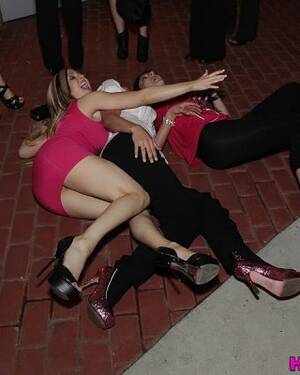 Amateur Birthday Party - Drunk horny amateur girlfriends have group sex birthday party Porn  Pictures, XXX Photos, Sex Images #3337113 - PICTOA